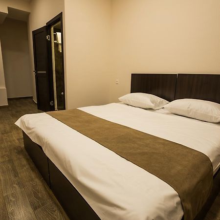 5 Rooms Mini-Hotel & Tours Yerevan Exterior photo