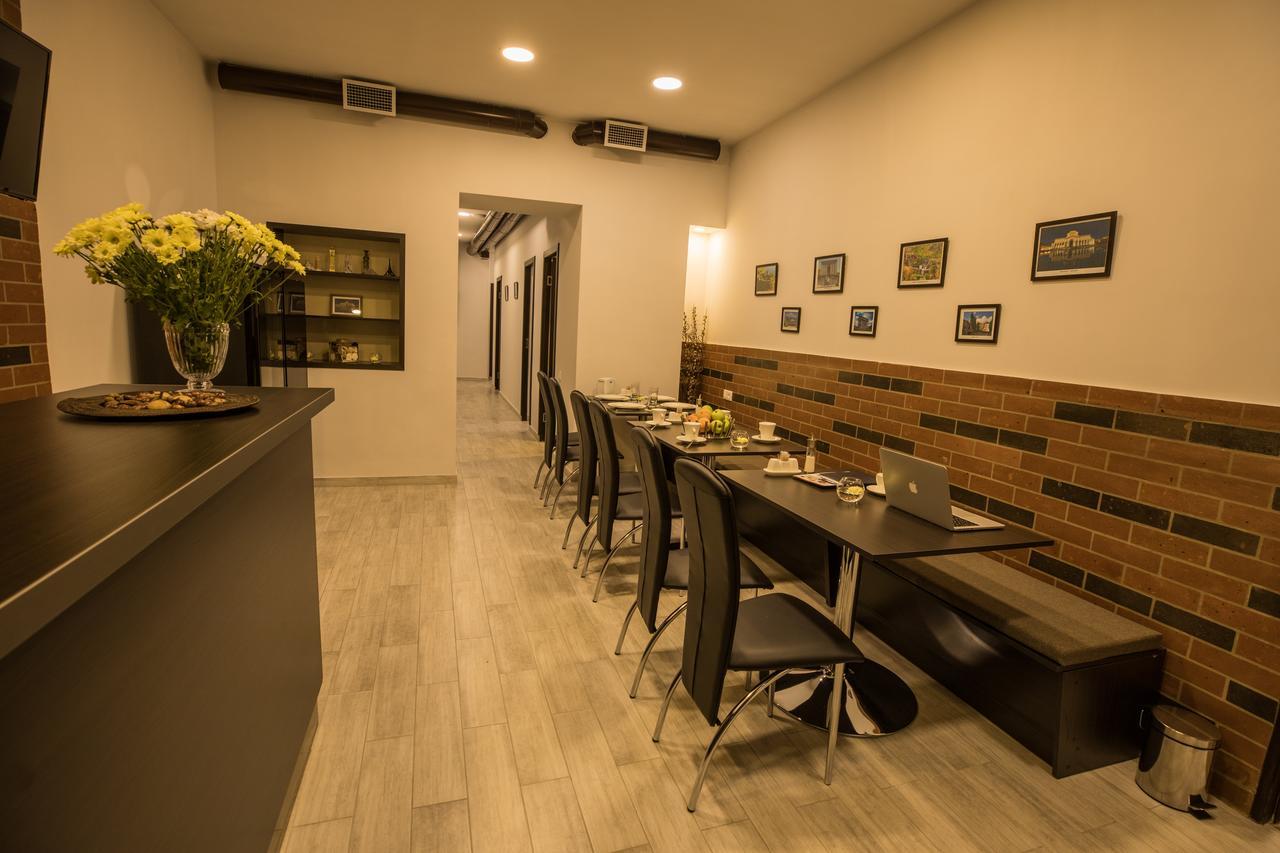 5 Rooms Mini-Hotel & Tours Yerevan Exterior photo