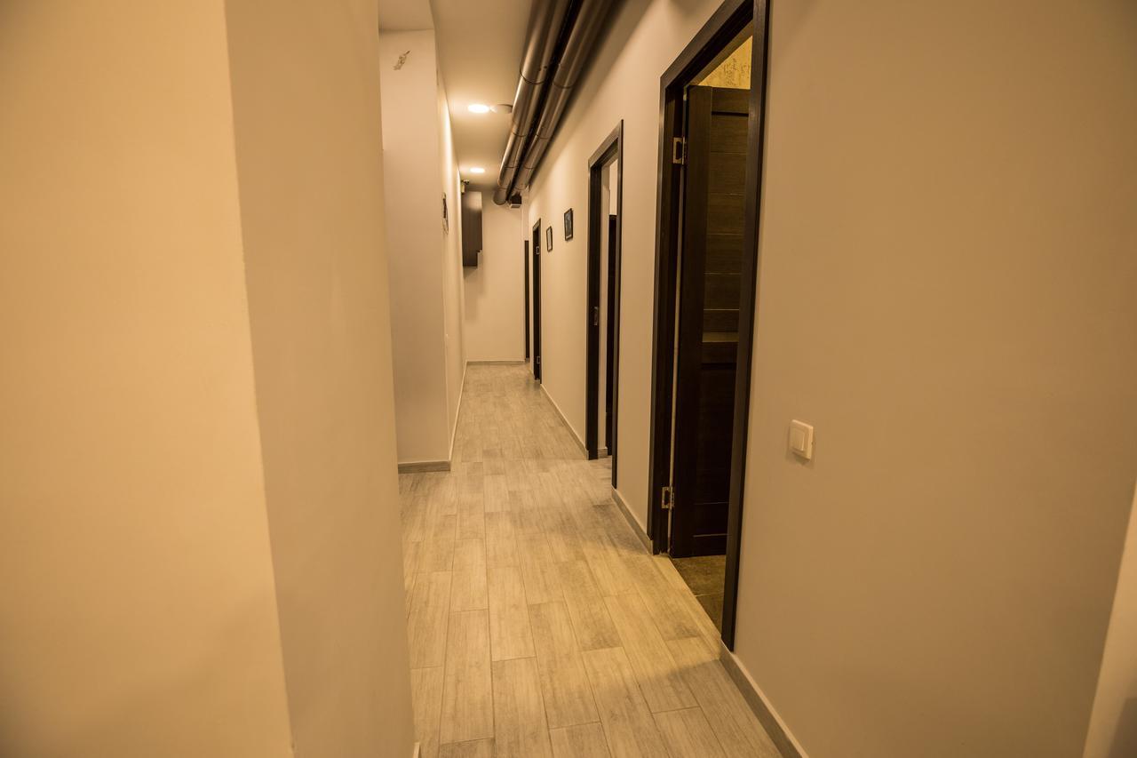 5 Rooms Mini-Hotel & Tours Yerevan Exterior photo